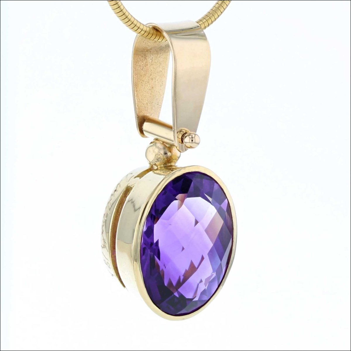 Checkerboard Oval Amethyst Swinging Pendant 18KY (Consignment) - JewelsmithPendants