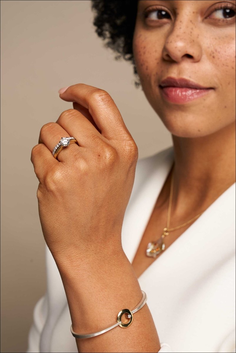 Diamond Circle Hinged Bangle Bracelet 18KY Sterling Silver - JewelsmithBracelets