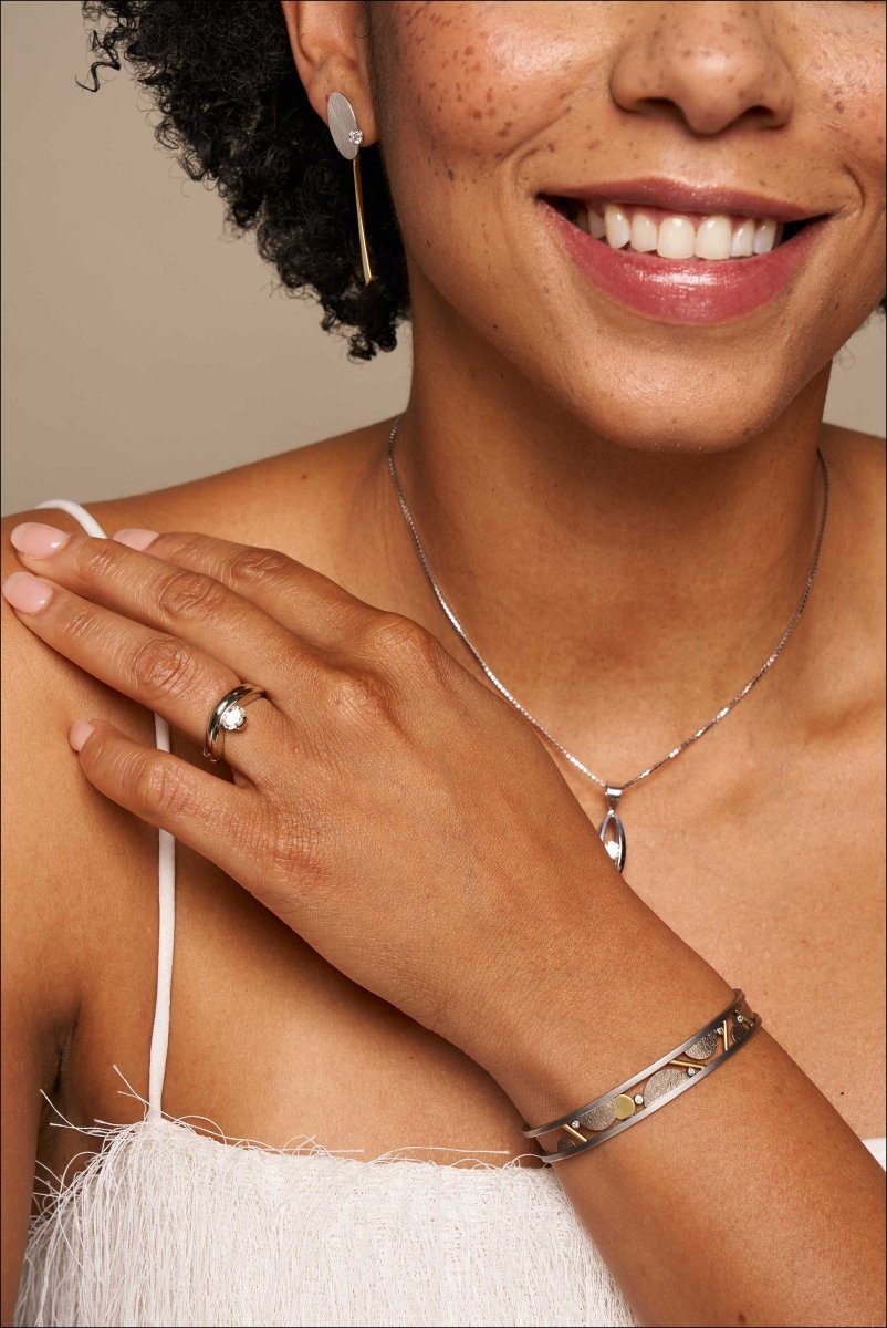 Fitted Curved Band 18KW (Nickel) - JewelsmithBands