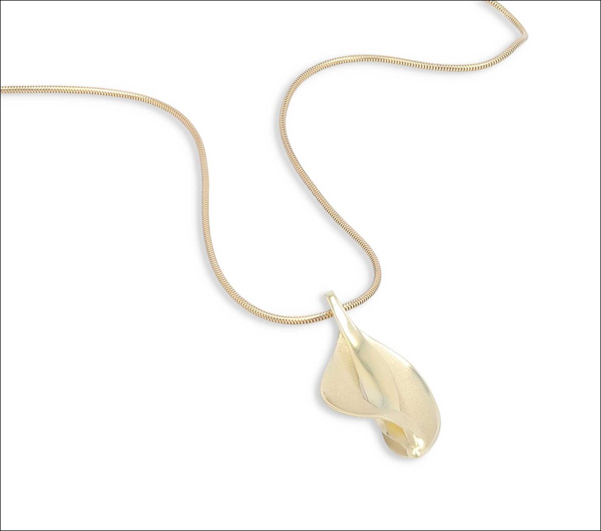 Leaf Pod Pendant 18KY - JewelsmithPendants