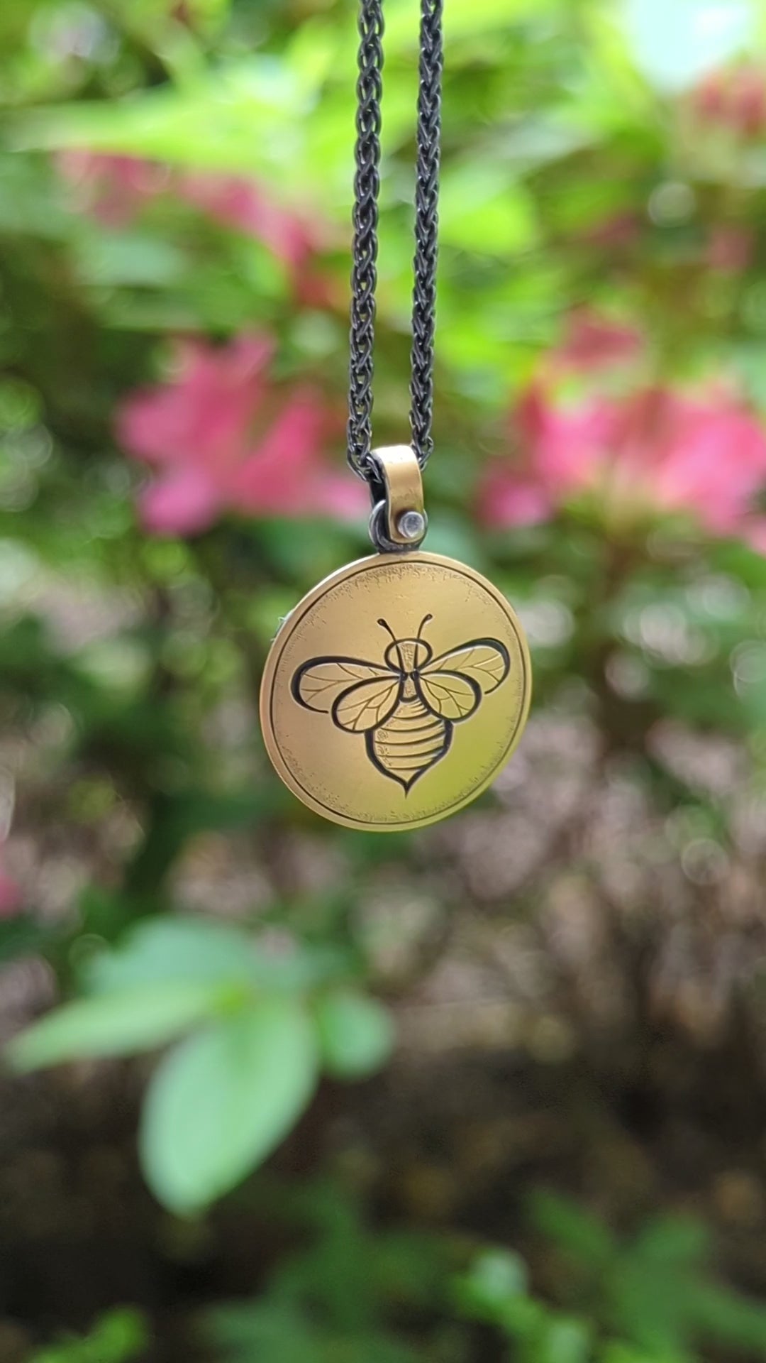 bee and flower reversible pendant video