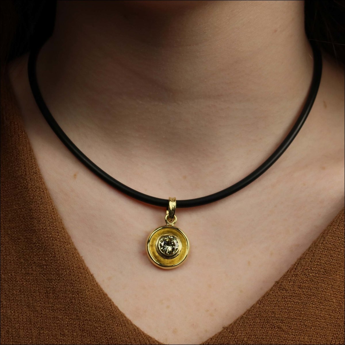Diamond Bezel in Circle Pendant 18KY - JewelsmithPendants