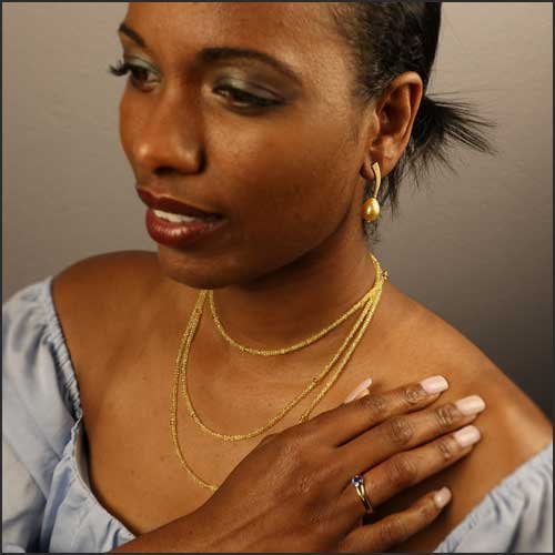 Sapphire Bezel Set Split Shank Engagement Ring 18KY 18KW - JewelsmithEngagement Rings