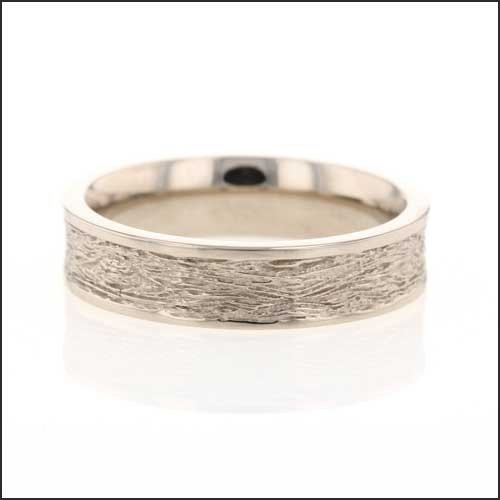 Wood Grain Wedding Band 14KW - JewelsmithBands