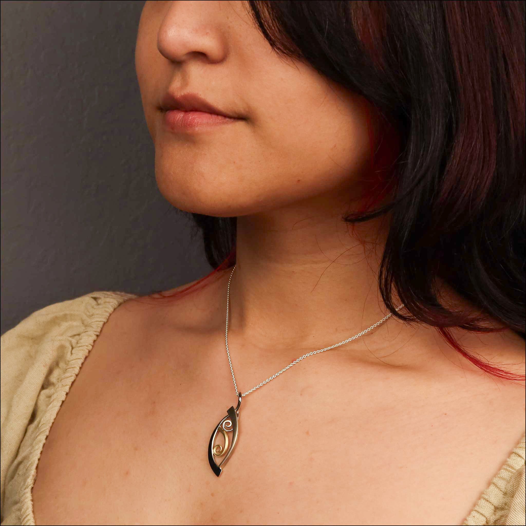 Reversable Forged Navette and Spiral Pendant 18KY 14KW model