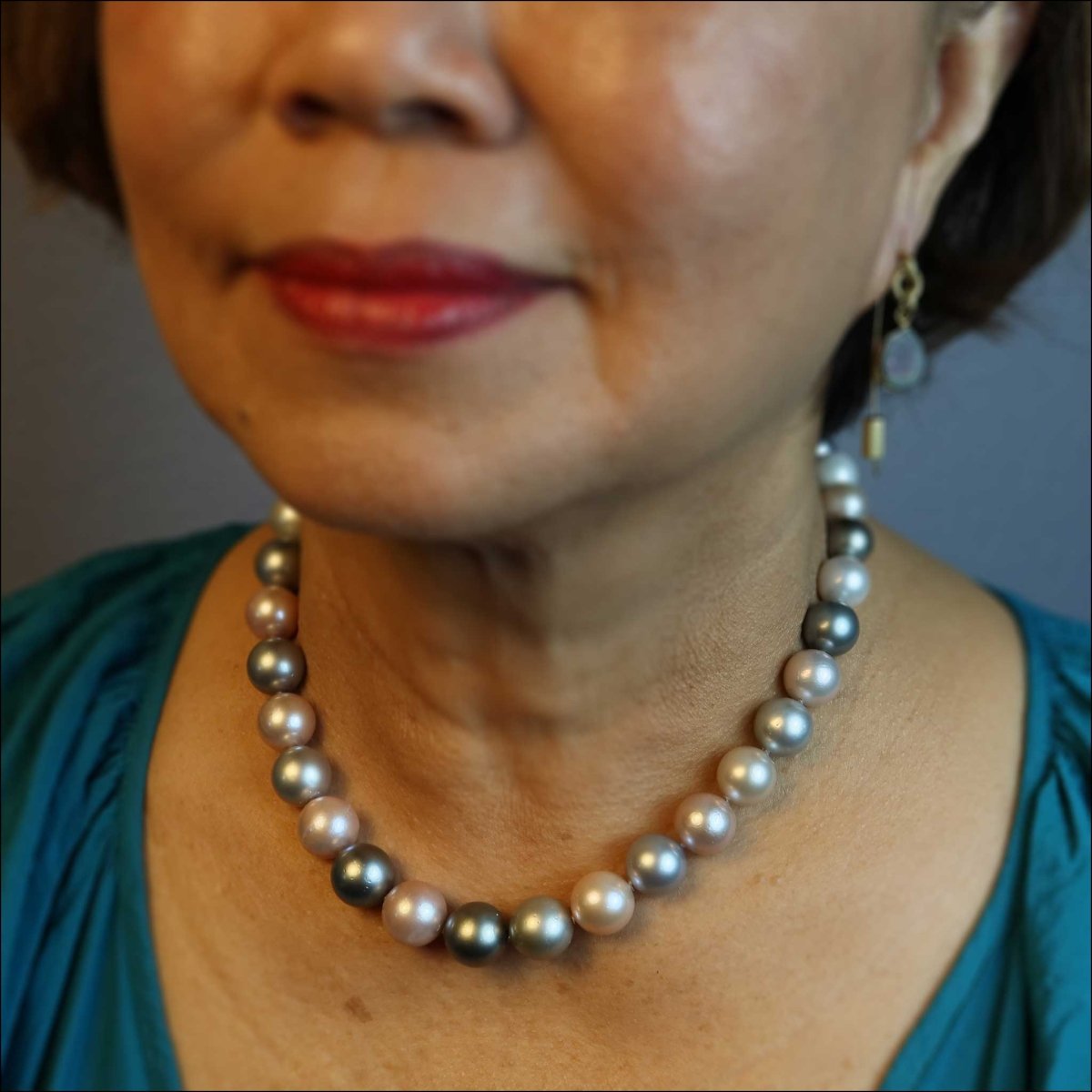 Gray and White Tahitian Pink Freshwater Pearl Strand Necklace 14KY 18" - JewelsmithNecklaces