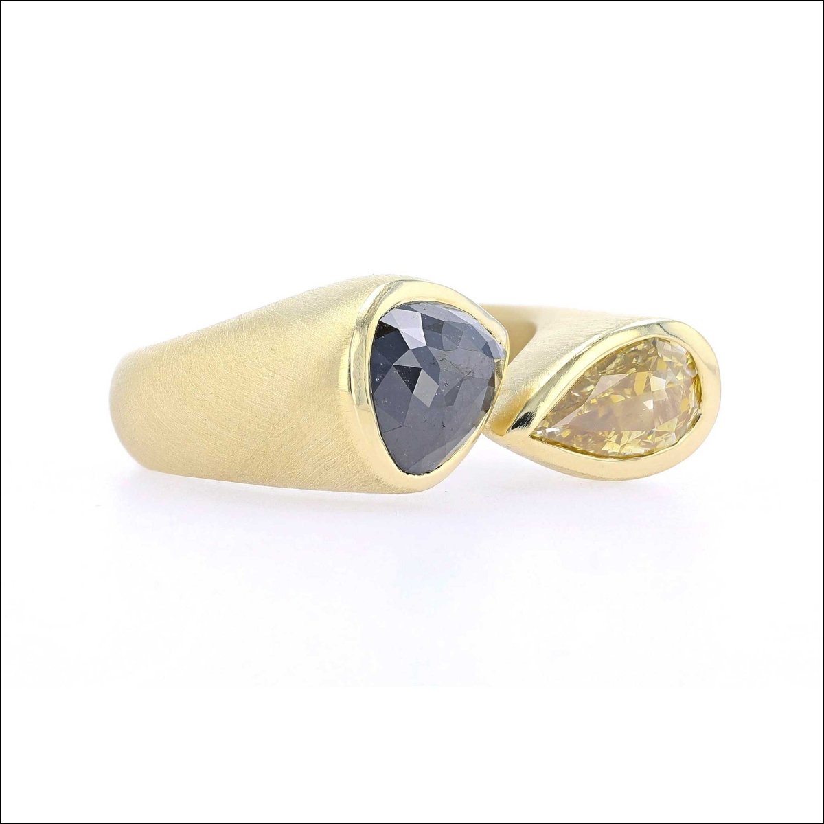 Pear Shaped Black and Yellow Diamond Kissing Ring 18KY - JewelsmithRings