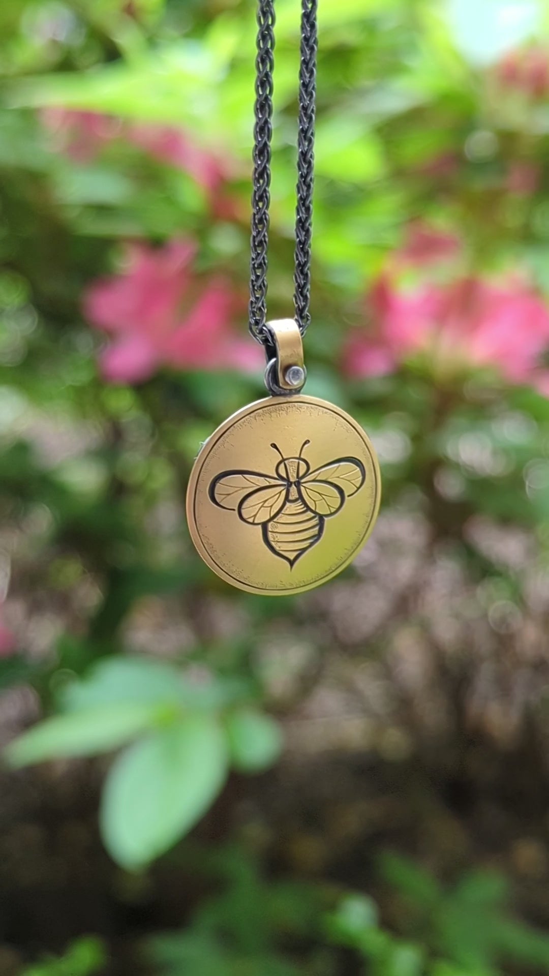 bee and flower reversible pendant video 