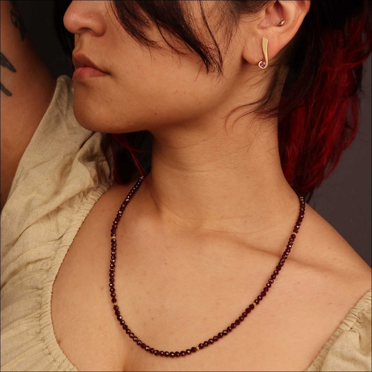 Rhodolite Garnet Bead Strand Necklace 18KY 22" - JewelsmithNecklaces