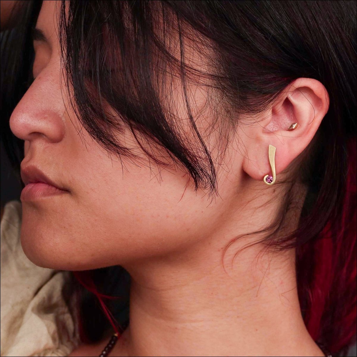 Rhodolite Garnet Forged Swirl Earrings 18KY - JewelsmithEarrings