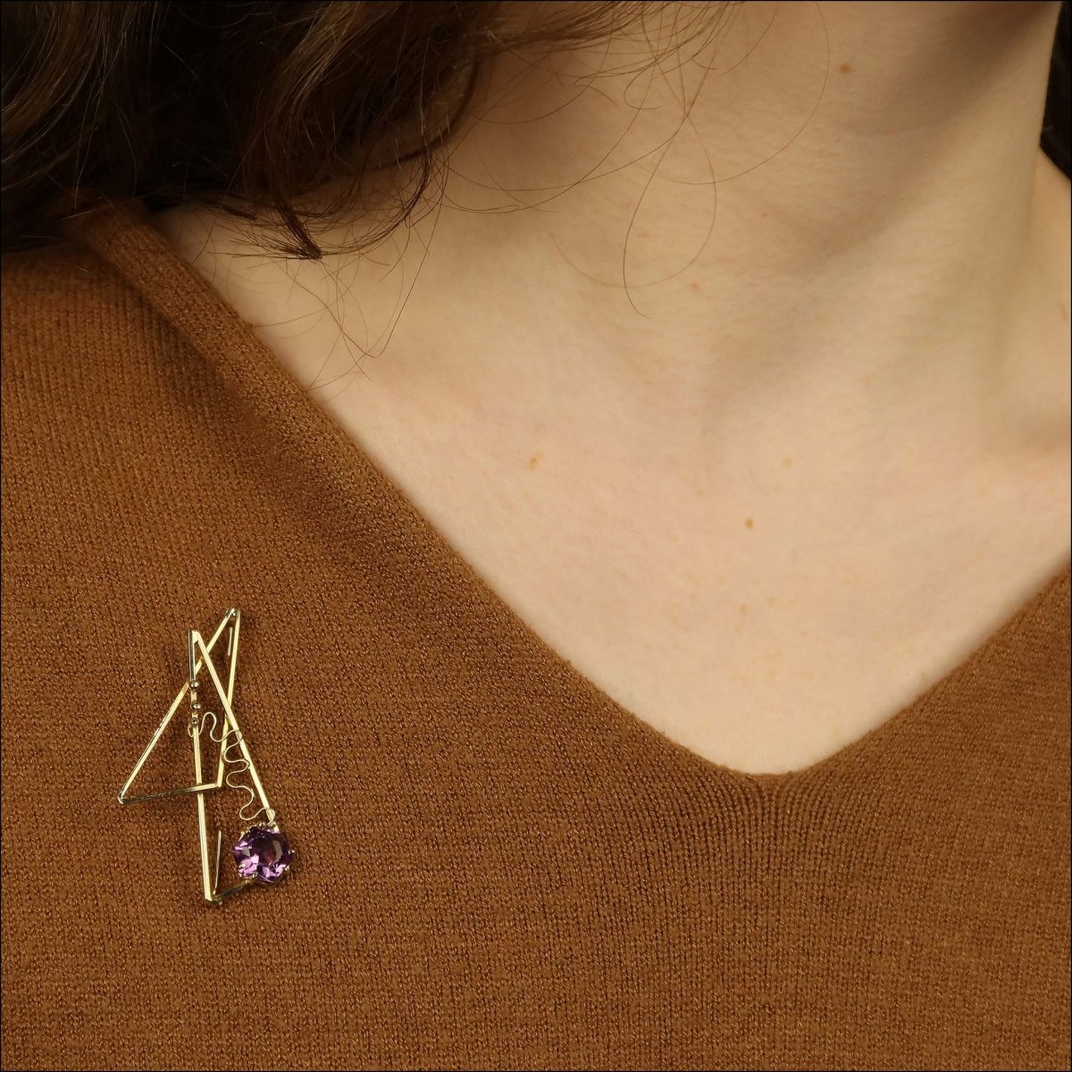 Amethyst Geometric Wire Brooch 18KY (Consignment) - JewelsmithBrooches