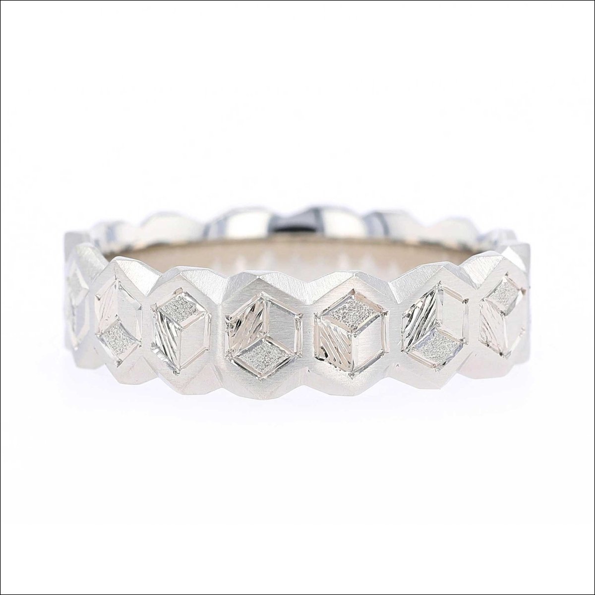 Hand Engraved Hexi-Cube Pattern Men's Band 14KW - JewelsmithBands