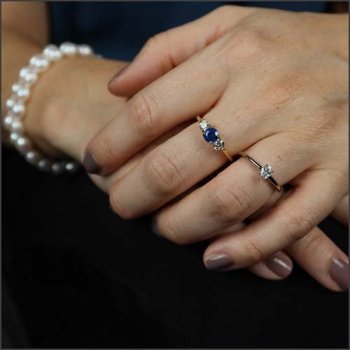 Sapphire Diamond 3-Stone Engagement Ring 18KY - JewelsmithEngagement Rings